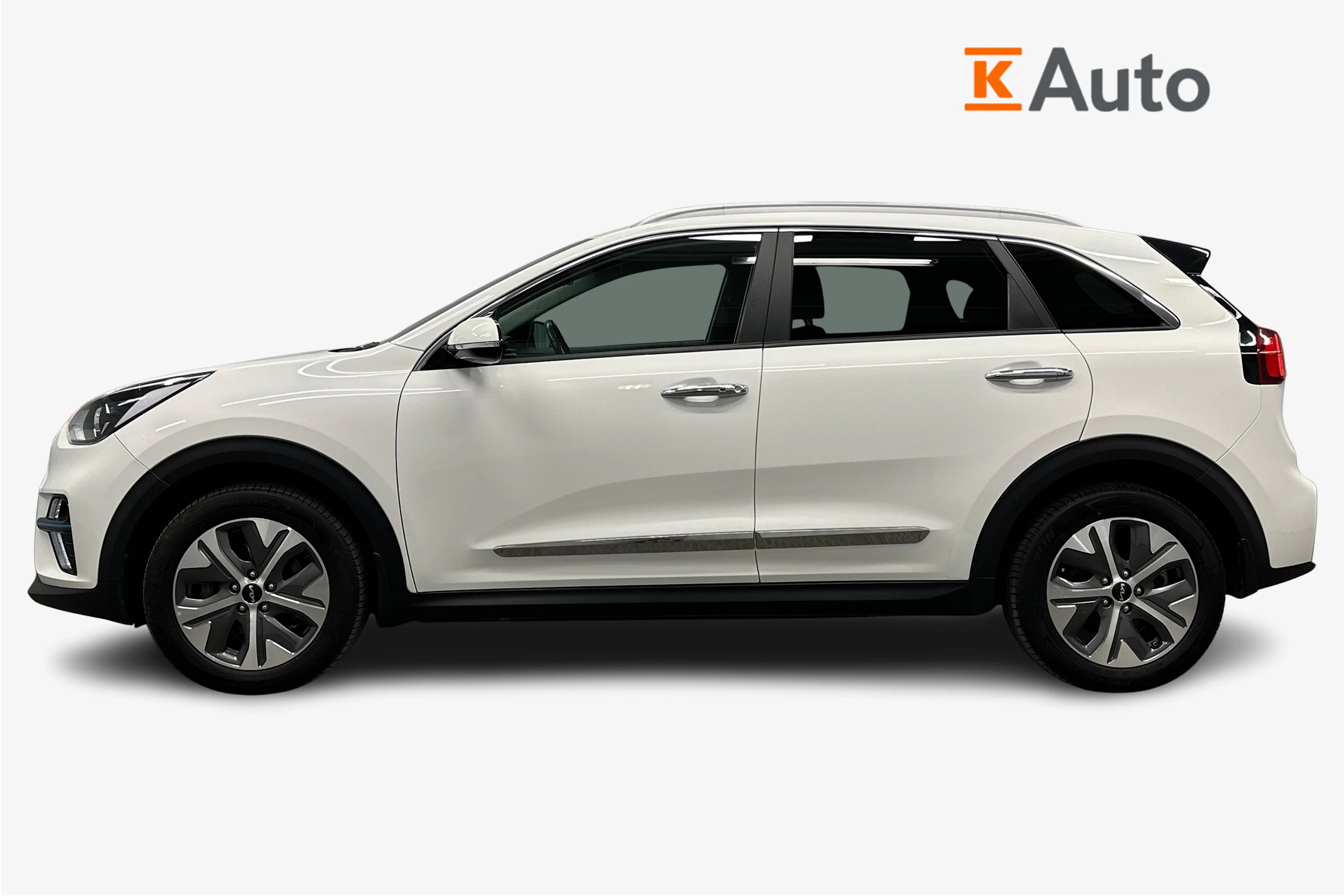 valkoinen Kia Niro Electric 2022 kuva 5.