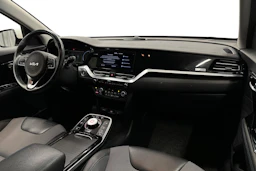 valkoinen Kia Niro Electric 2022 kuva 7.