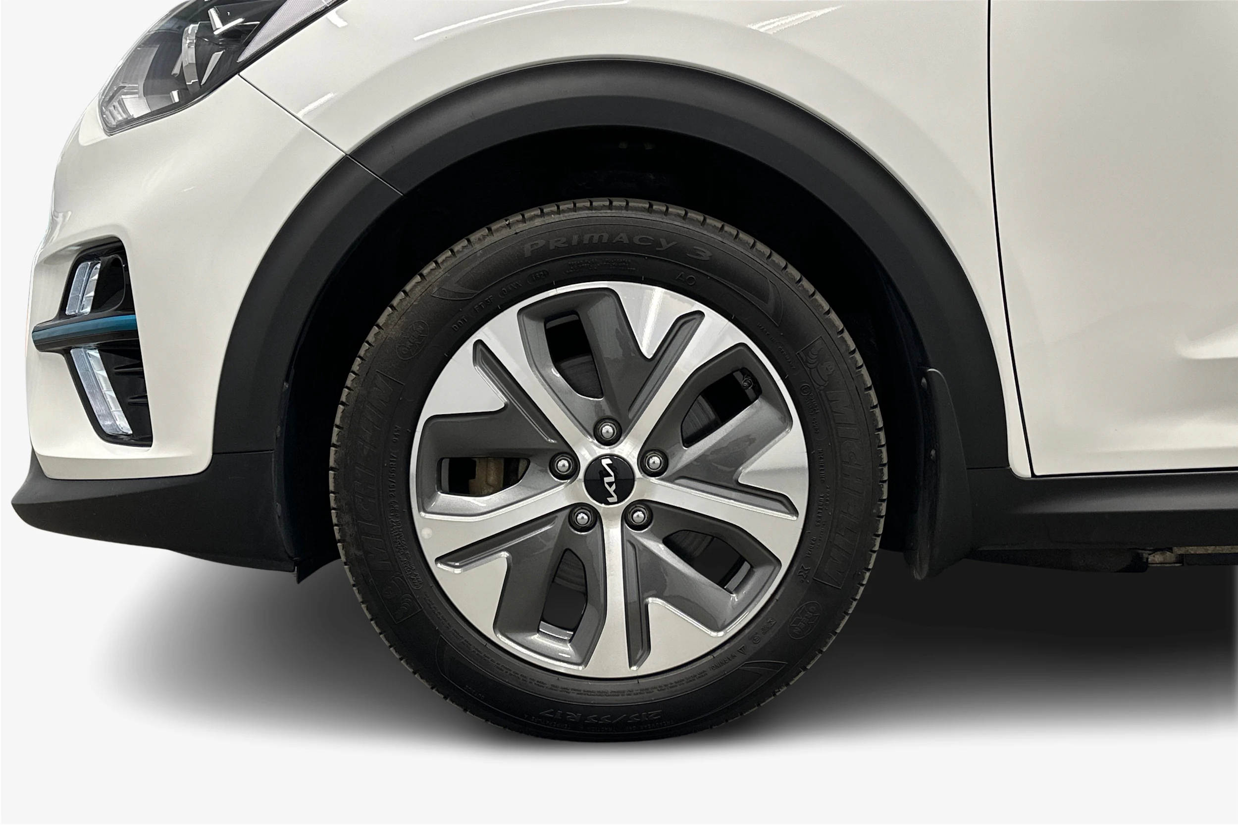 valkoinen Kia Niro Electric 2022 kuva 9.