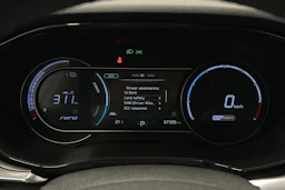 valkoinen Kia Niro Electric 2022 kuva 18.