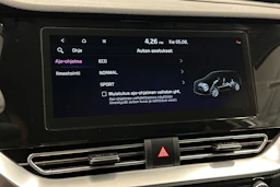 valkoinen Kia Niro Electric 2022 kuva 23.