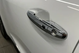 valkoinen Kia Niro Electric 2022 kuva 30.