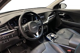 musta Kia Niro Electric 2022 kuva 7.