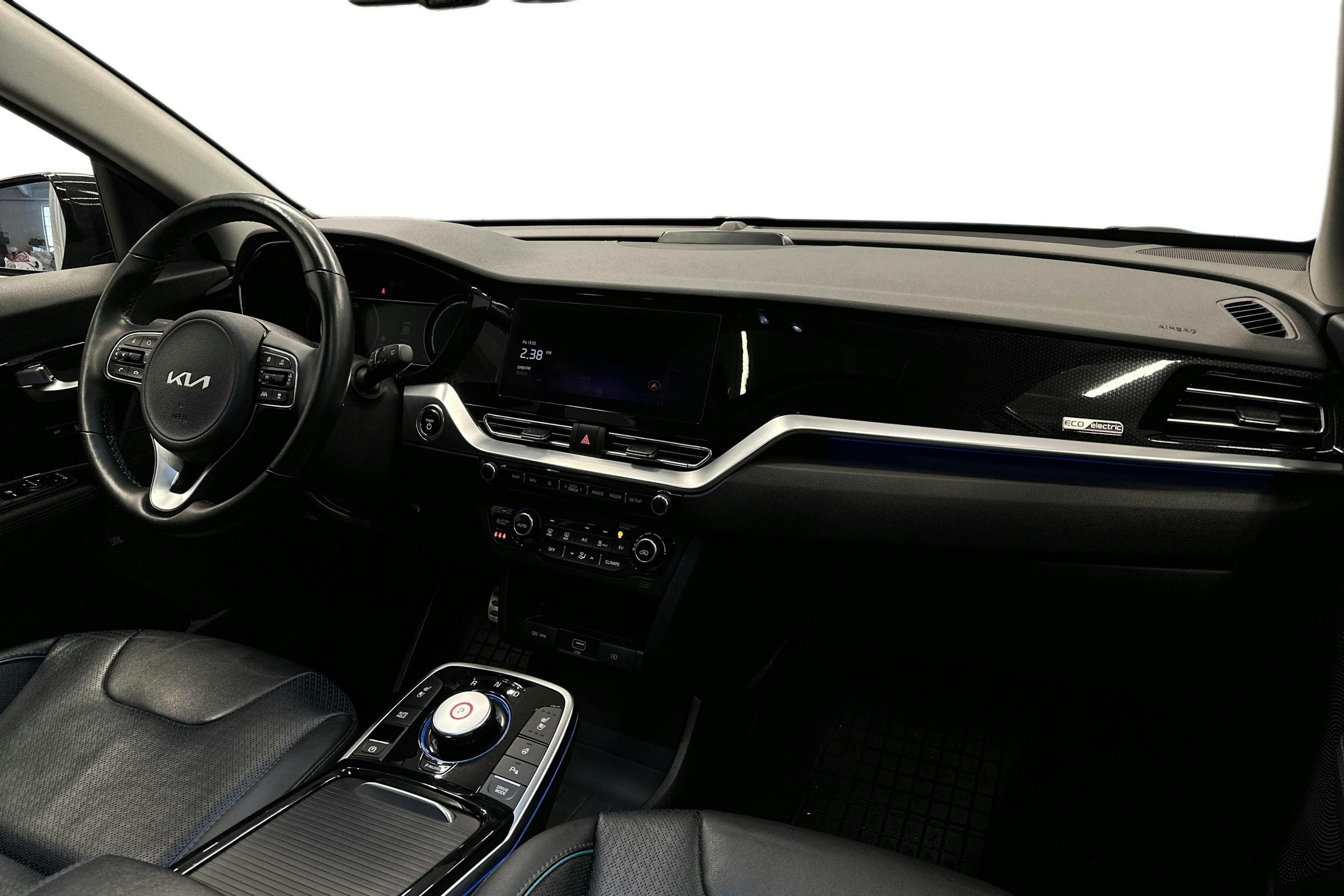 musta Kia Niro Electric 2022 kuva 9.