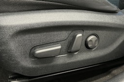 musta Kia Niro Electric 2022 kuva 16.