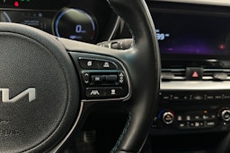 musta Kia Niro Electric 2022 kuva 19.