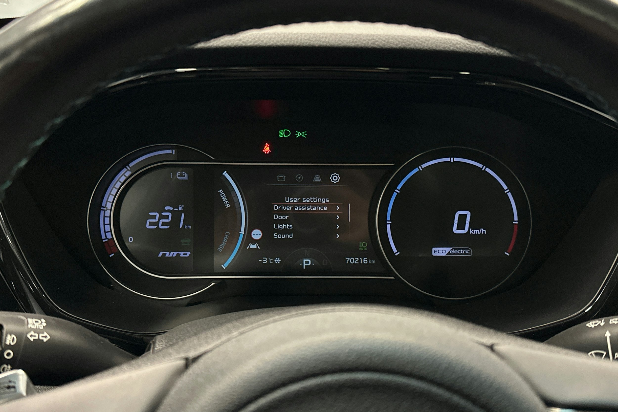 musta Kia Niro Electric 2022 kuva 22.