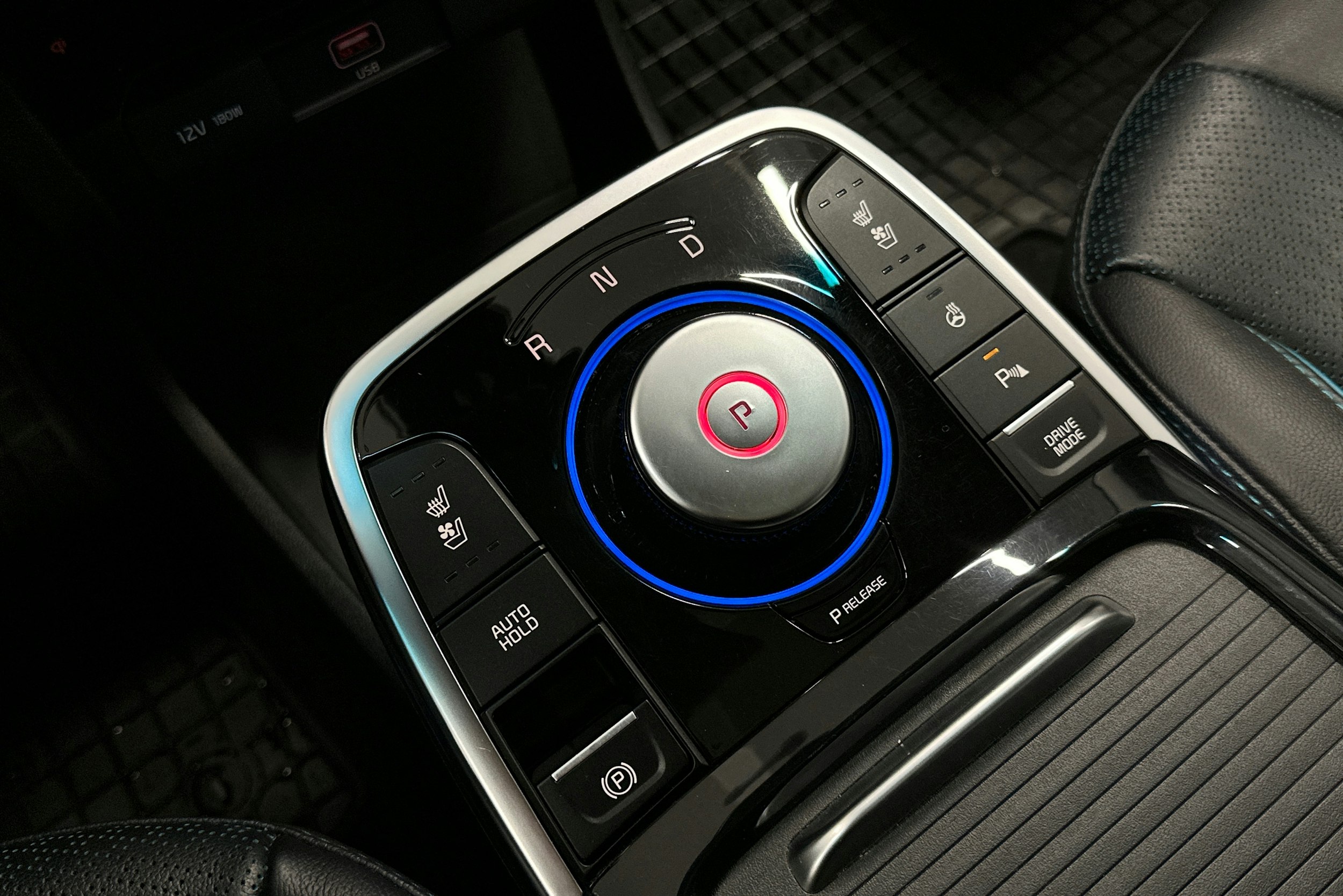 musta Kia Niro Electric 2022 kuva 33.