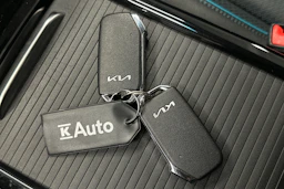 sininen Kia Niro Electric 2022 kuva 35.