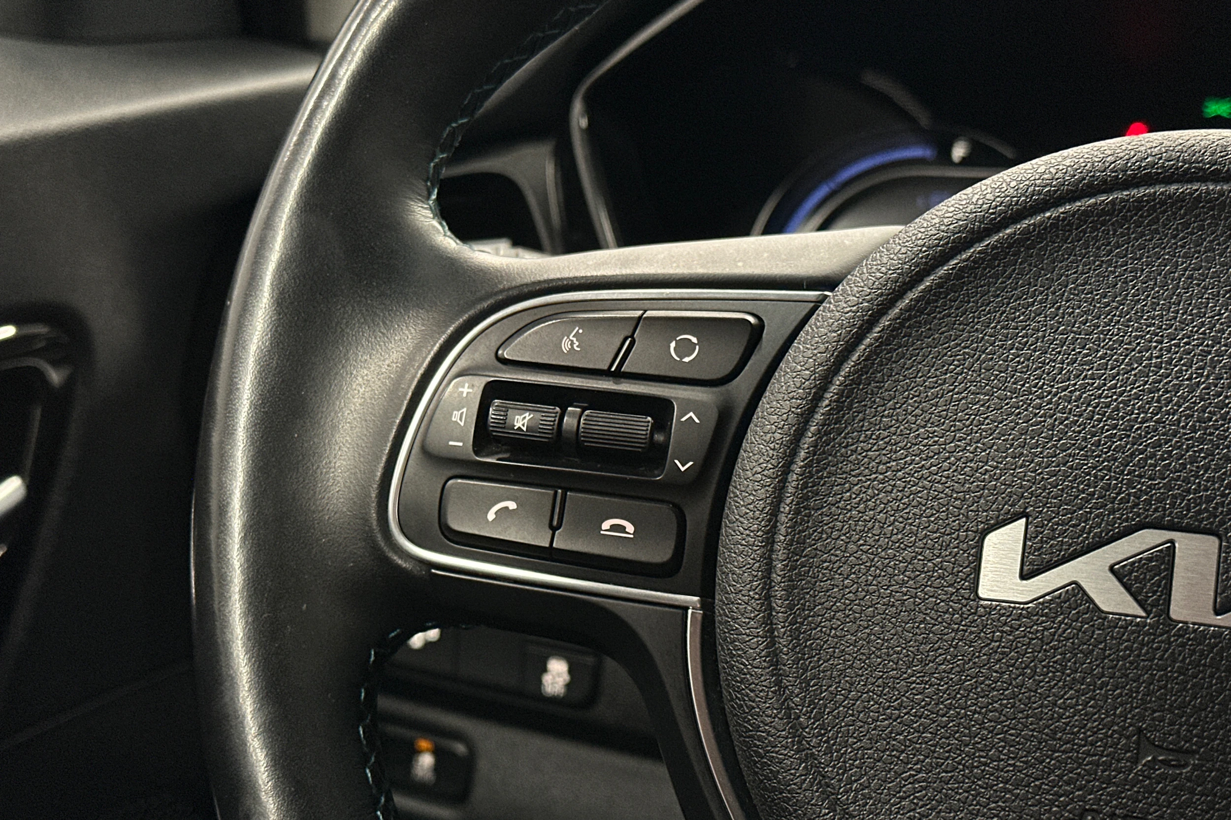 harmaa Kia Niro Electric 2022 kuva 20.