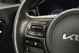 harmaa Kia Niro Electric 2022 kuva 20.