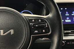 harmaa Kia Niro Electric 2022 kuva 21.