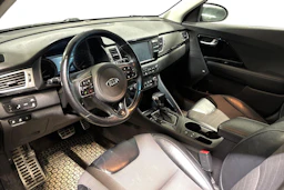 harmaa Kia Niro plug-in 2018 kuva 3.