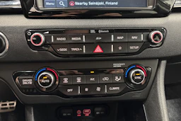 harmaa Kia Niro plug-in 2018 kuva 17.