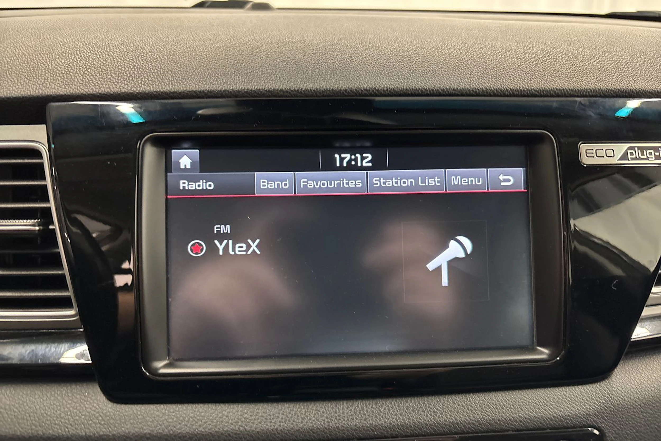 harmaa Kia Niro plug-in 2018 kuva 19.