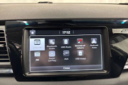 harmaa Kia Niro plug-in 2018 kuva 20.