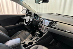 sininen Kia Niro plug-in 2019 kuva 12.