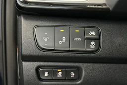 sininen Kia Niro plug-in 2019 kuva 16.