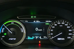 sininen Kia Niro plug-in 2019 kuva 19.