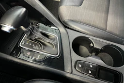 sininen Kia Niro plug-in 2019 kuva 20.