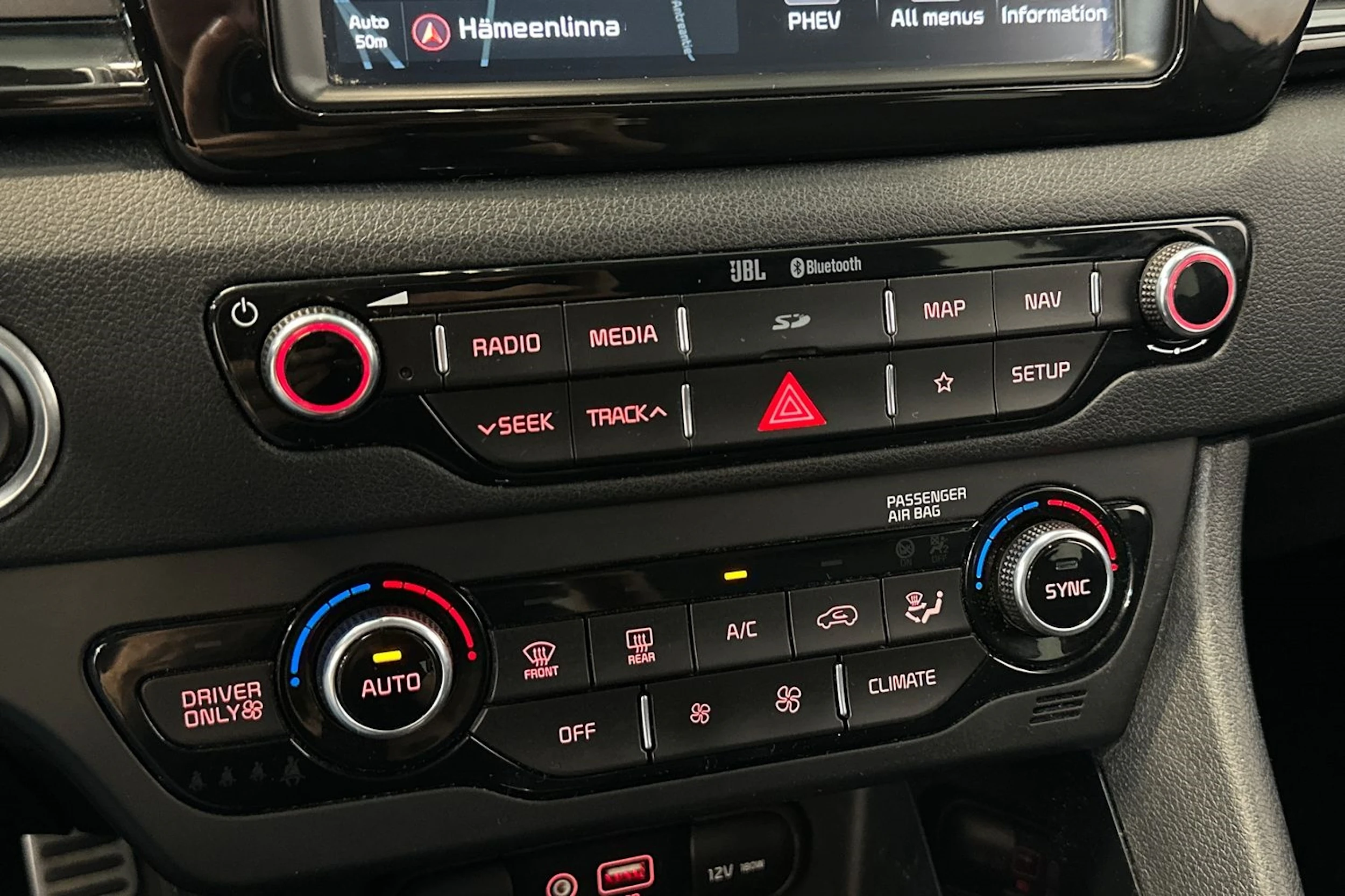 sininen Kia Niro plug-in 2019 kuva 21.