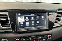 sininen Kia Niro plug-in 2019 kuva 23.