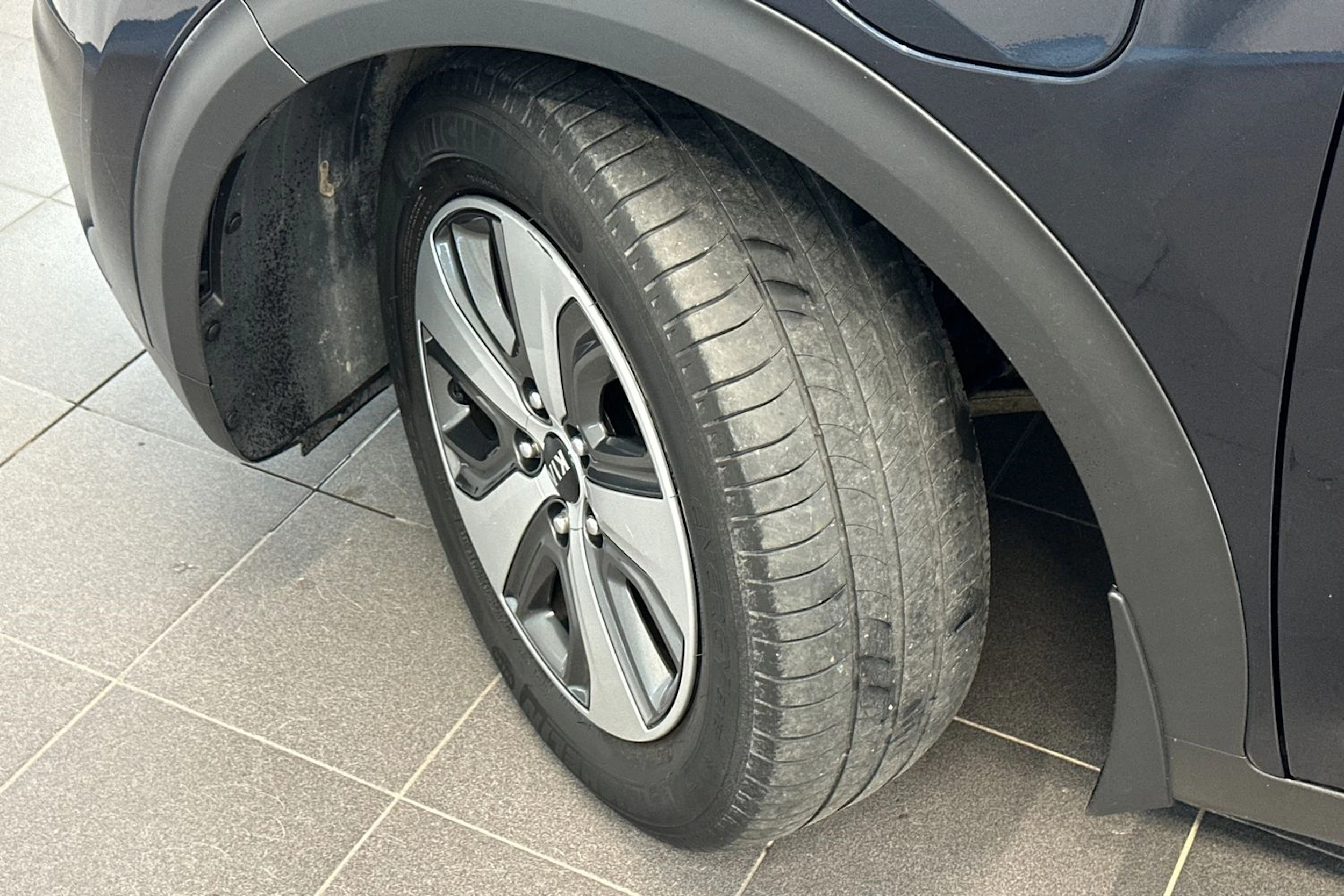 sininen Kia Niro plug-in 2019 kuva 29.
