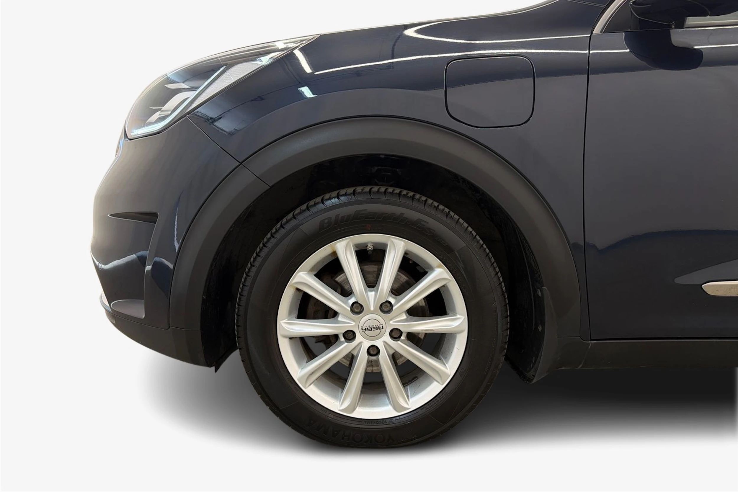 sininen Kia Niro 2019 kuva 9.