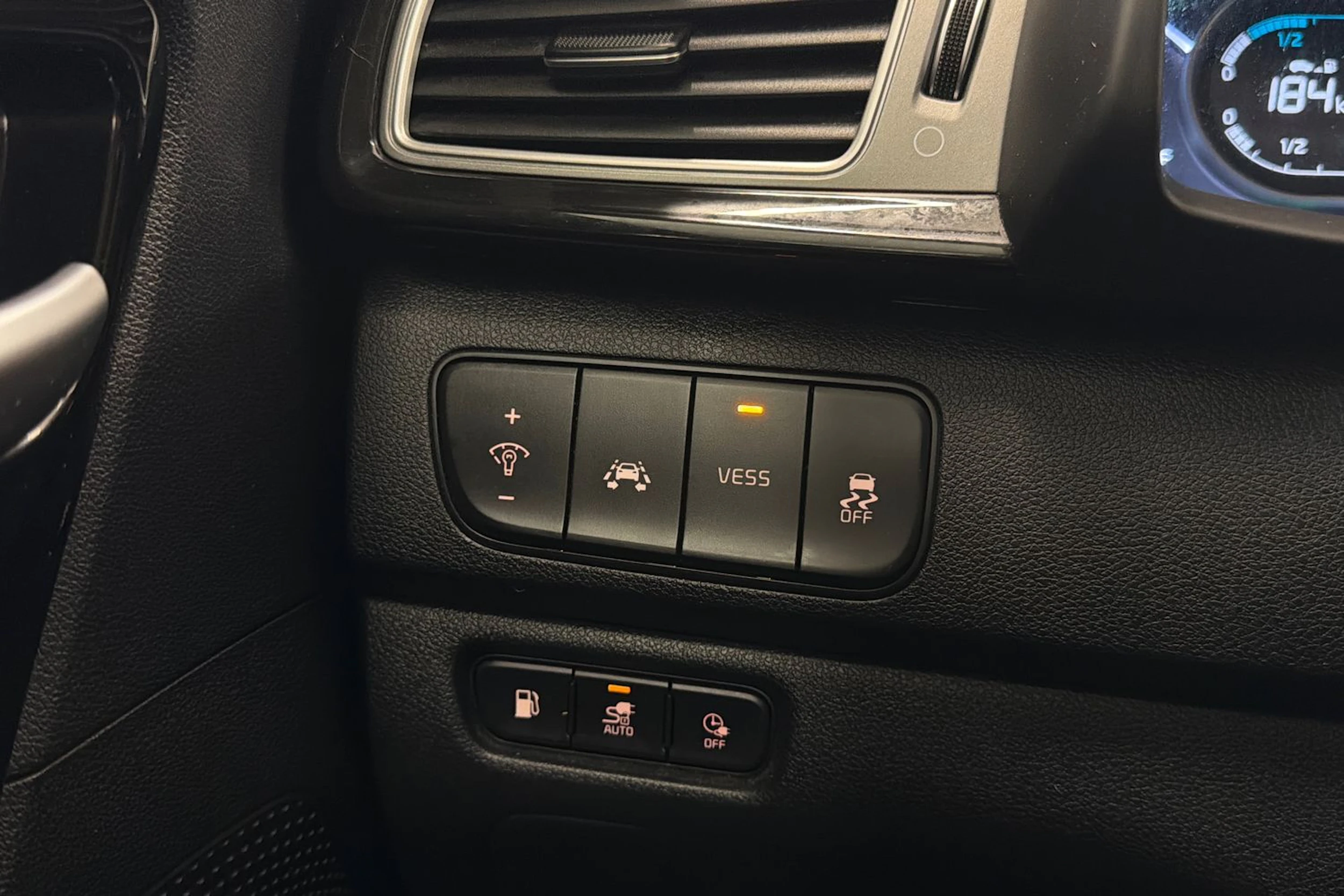 sininen Kia Niro 2019 kuva 15.