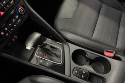 sininen Kia Niro 2019 kuva 18.