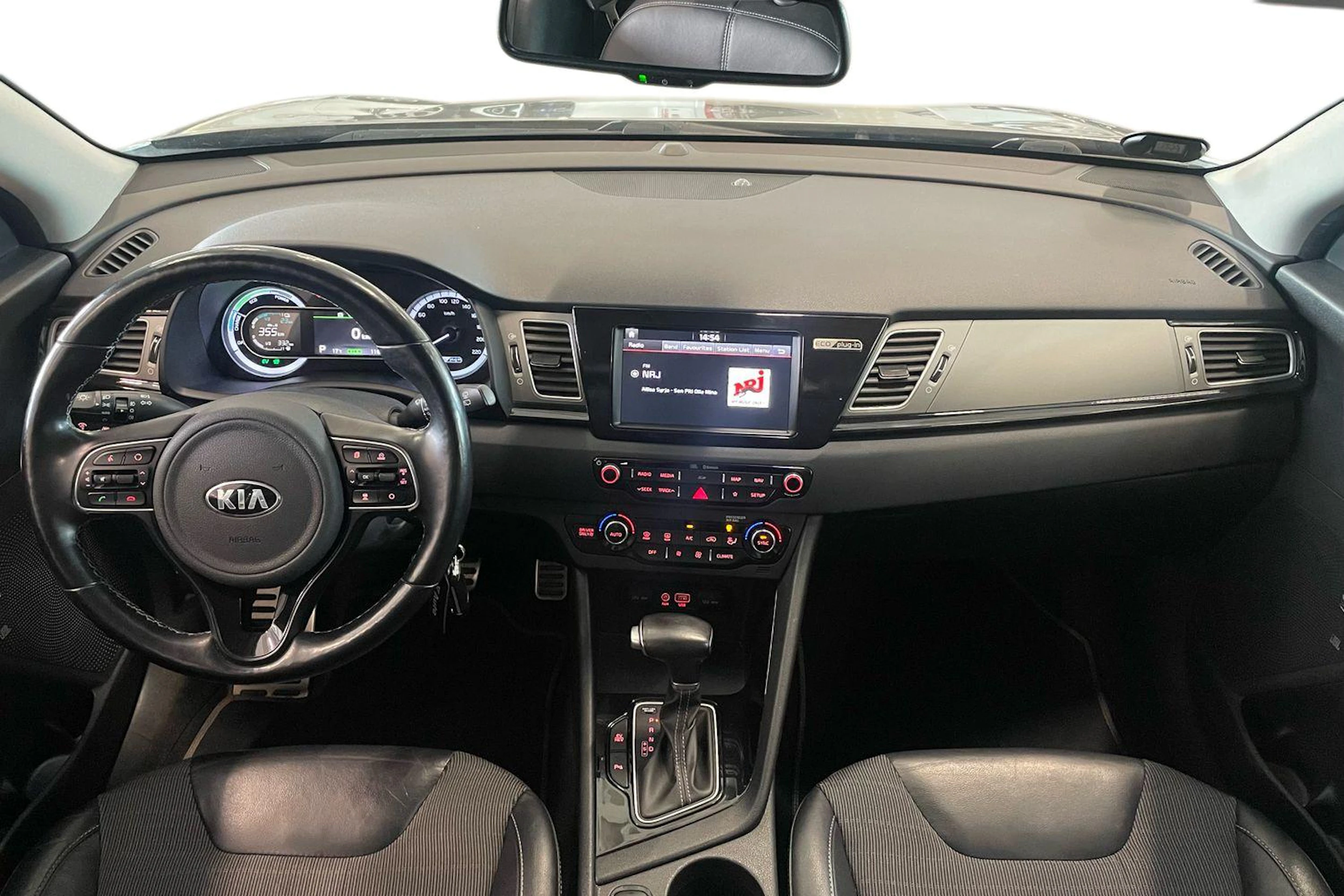 harmaa Kia Niro plug-in 2019 kuva 7.