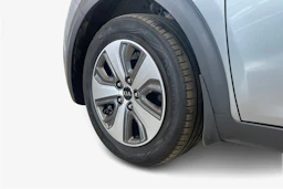 harmaa Kia Niro plug-in 2019 kuva 9.