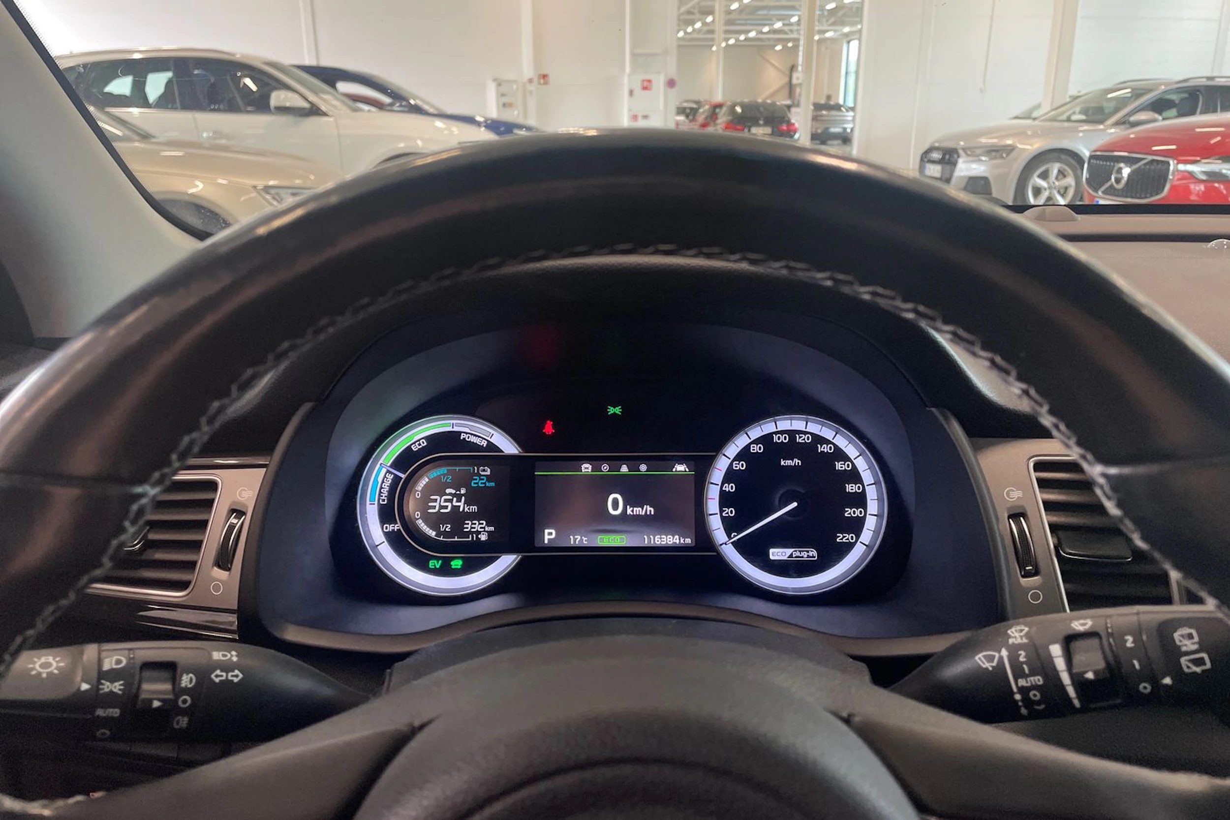 harmaa Kia Niro plug-in 2019 kuva 13.