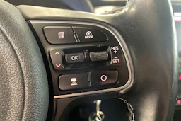 harmaa Kia Niro plug-in 2019 kuva 14.