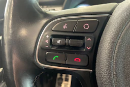 harmaa Kia Niro plug-in 2019 kuva 15.