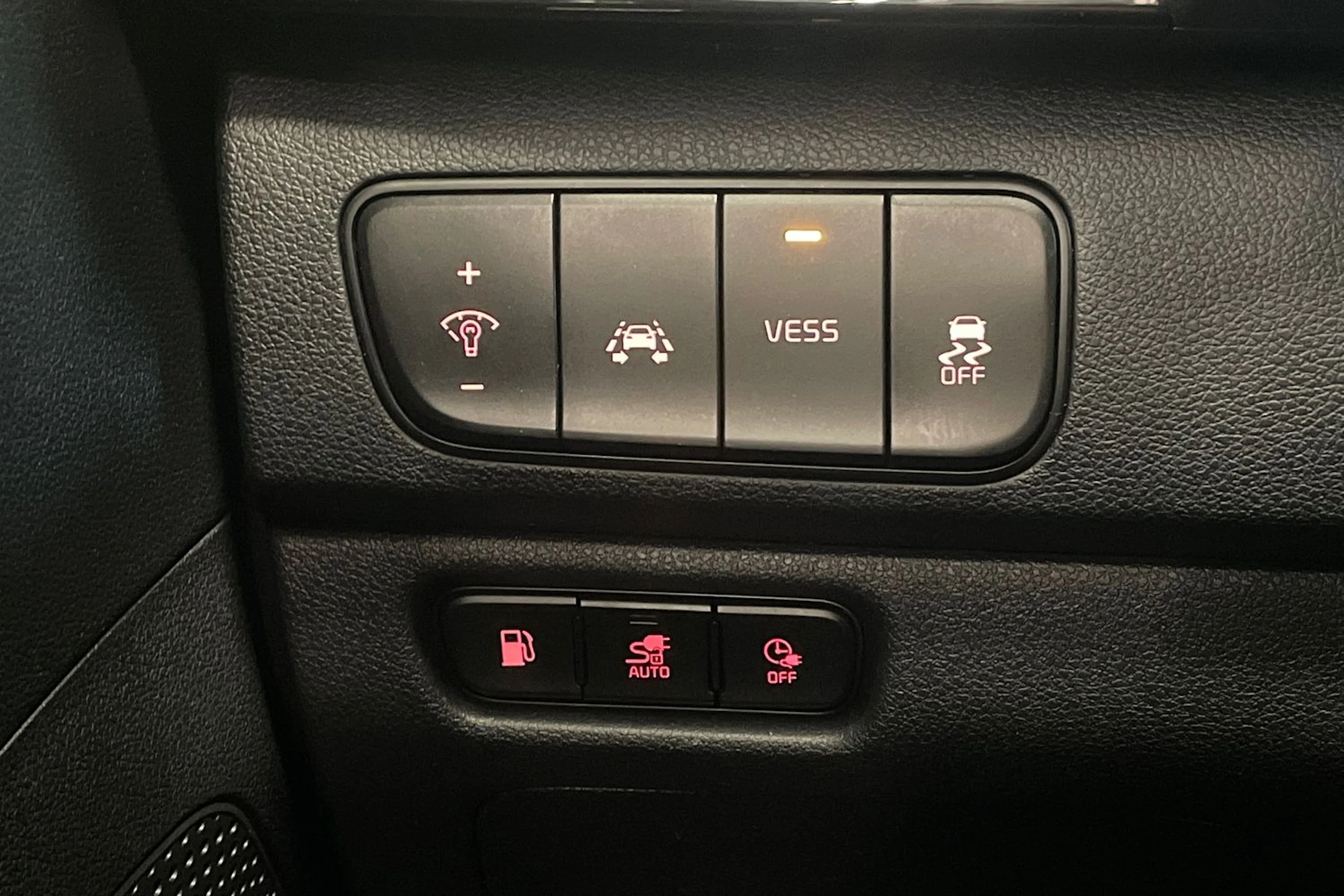 harmaa Kia Niro plug-in 2019 kuva 16.