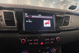 harmaa Kia Niro plug-in 2019 kuva 17.