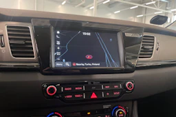 harmaa Kia Niro plug-in 2019 kuva 19.