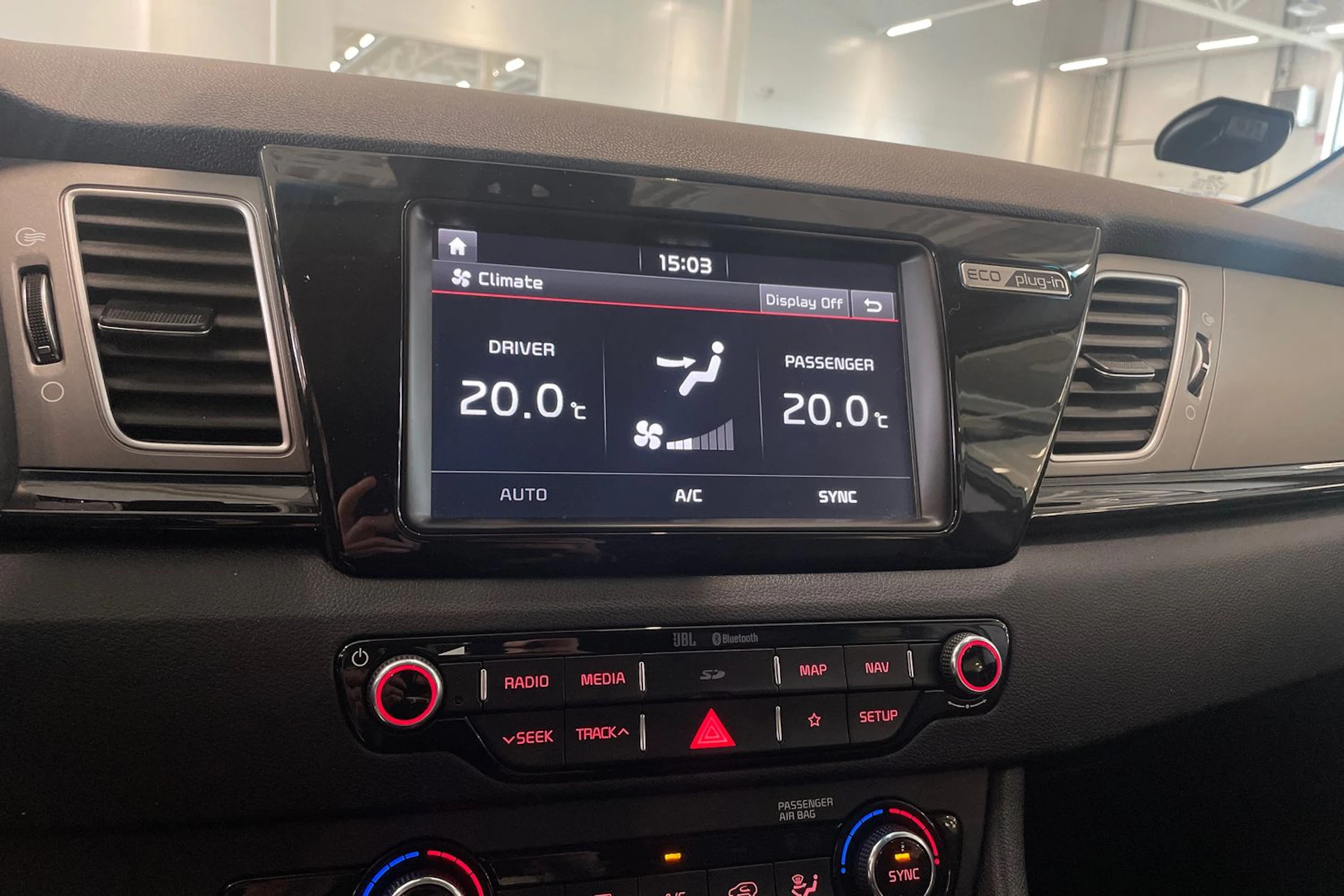 harmaa Kia Niro plug-in 2019 kuva 20.