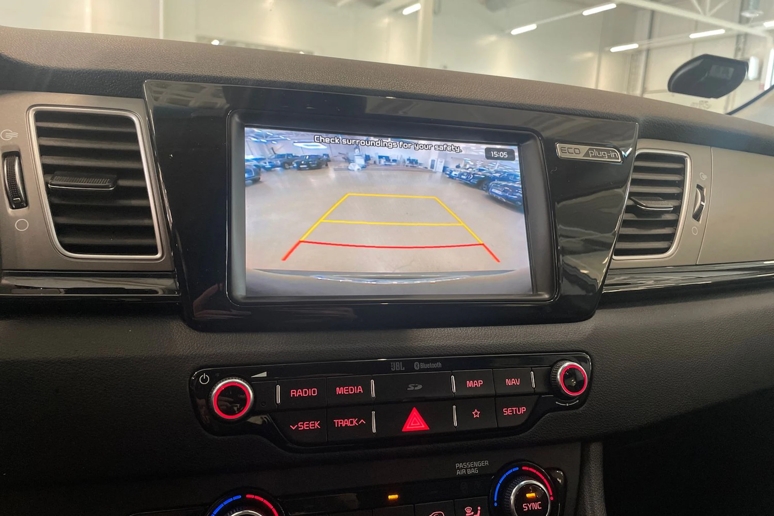 harmaa Kia Niro plug-in 2019 kuva 21.