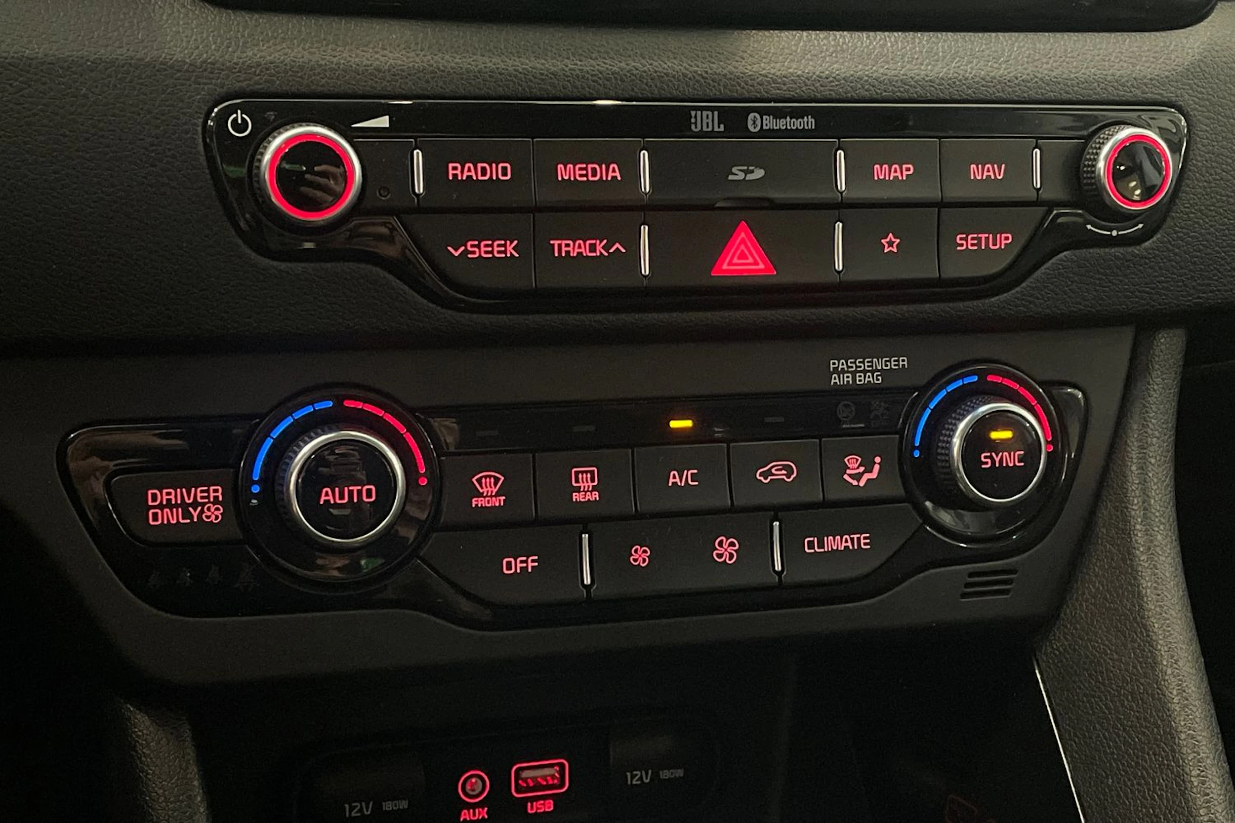 harmaa Kia Niro plug-in 2019 kuva 24.