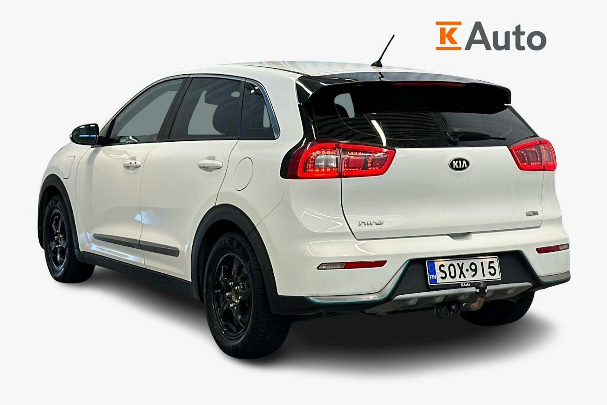 valkoinen Kia Niro plug-in 2019 kuva 2.