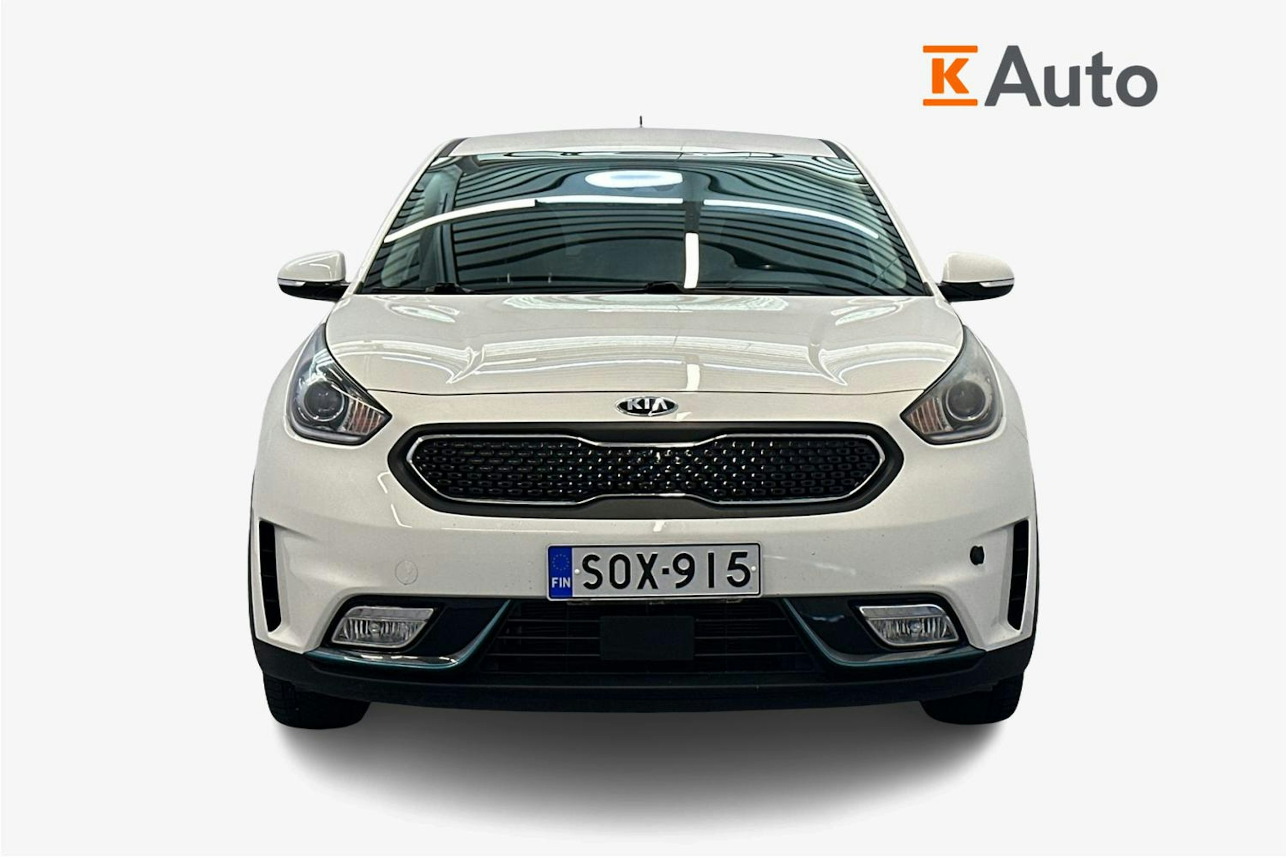 valkoinen Kia Niro plug-in 2019 kuva 5.