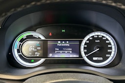 valkoinen Kia Niro plug-in 2019 kuva 13.