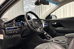 sininen Kia Niro plug-in 2020 kuva 6.