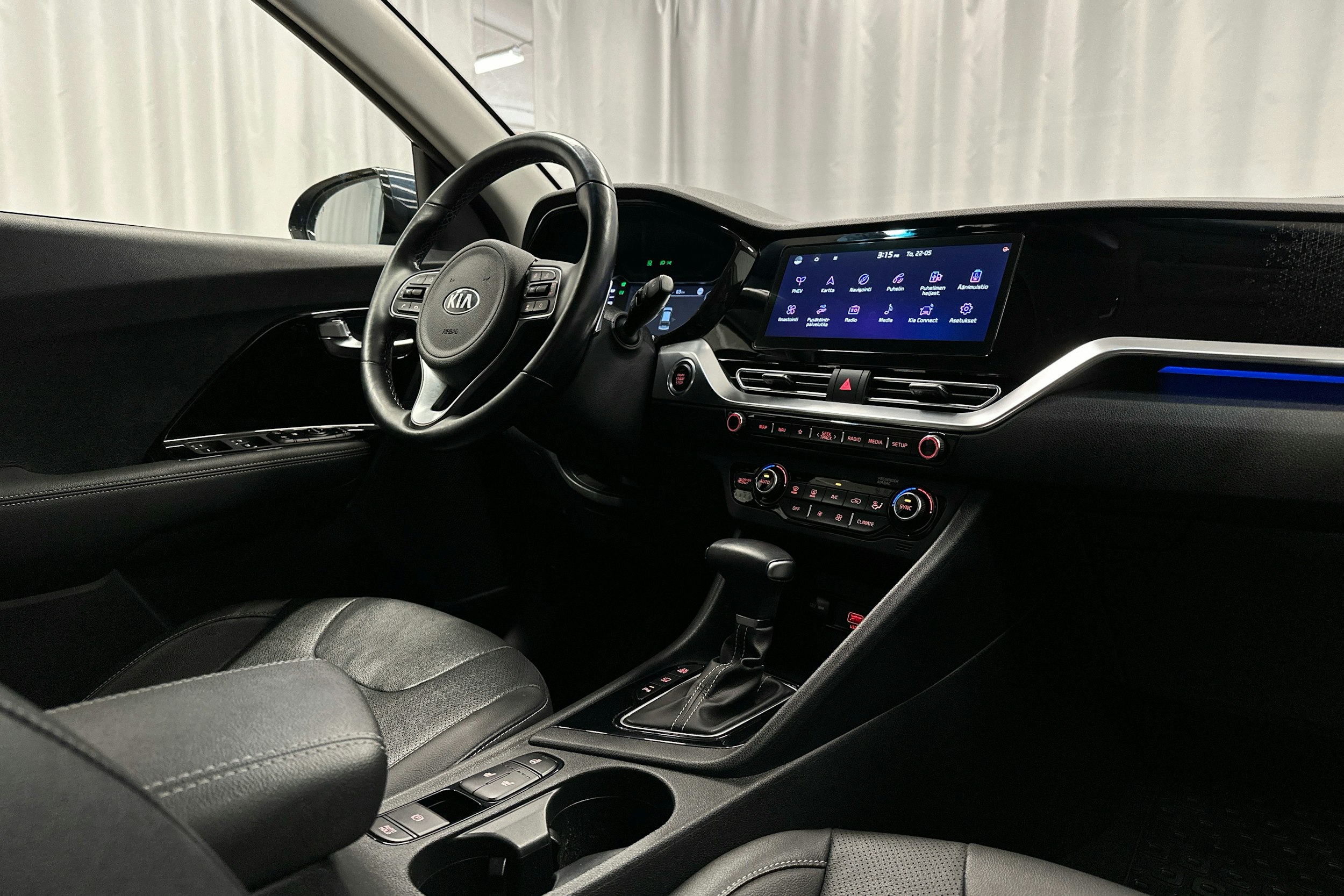 sininen Kia Niro plug-in 2020 kuva 7.