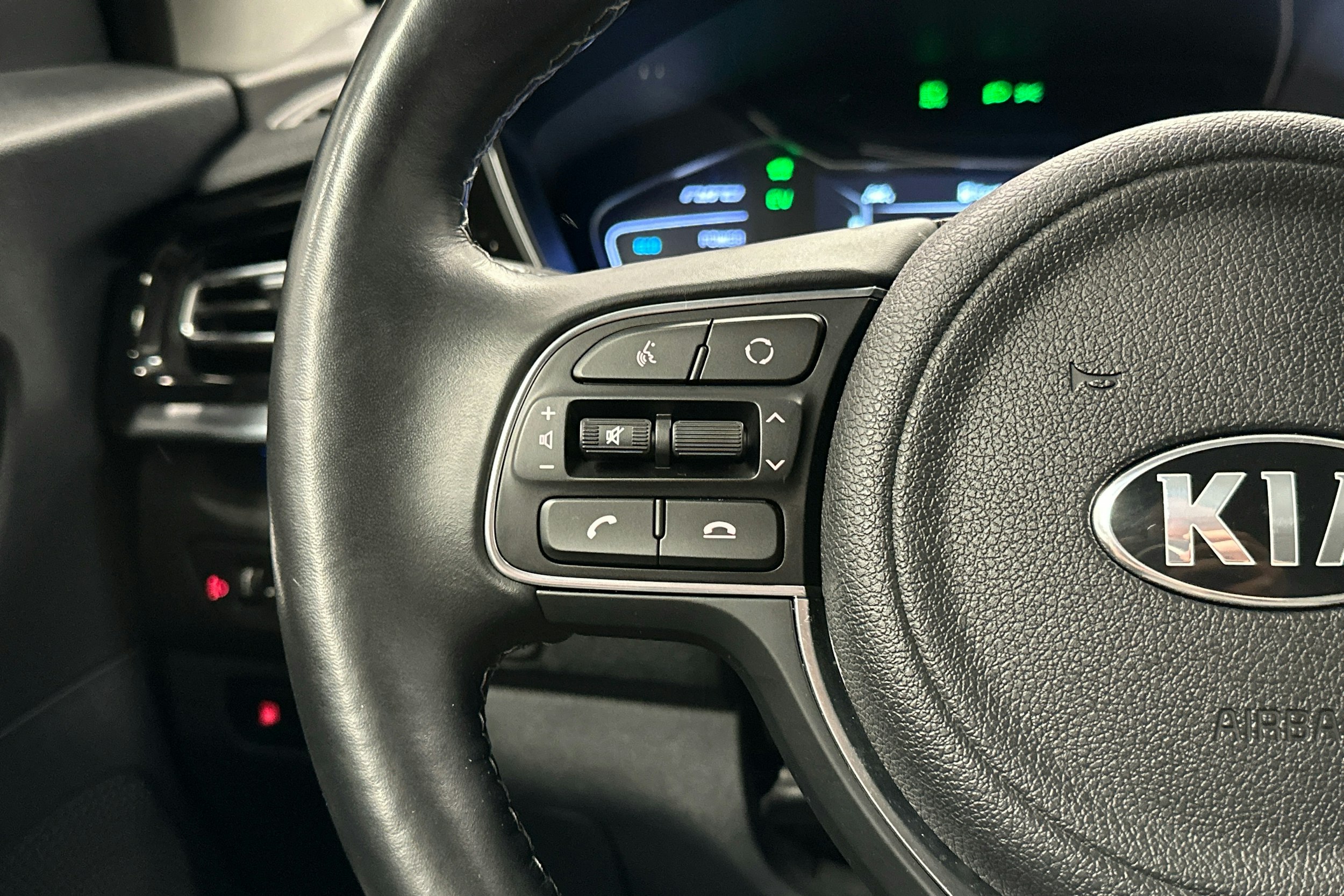 sininen Kia Niro plug-in 2020 kuva 9.