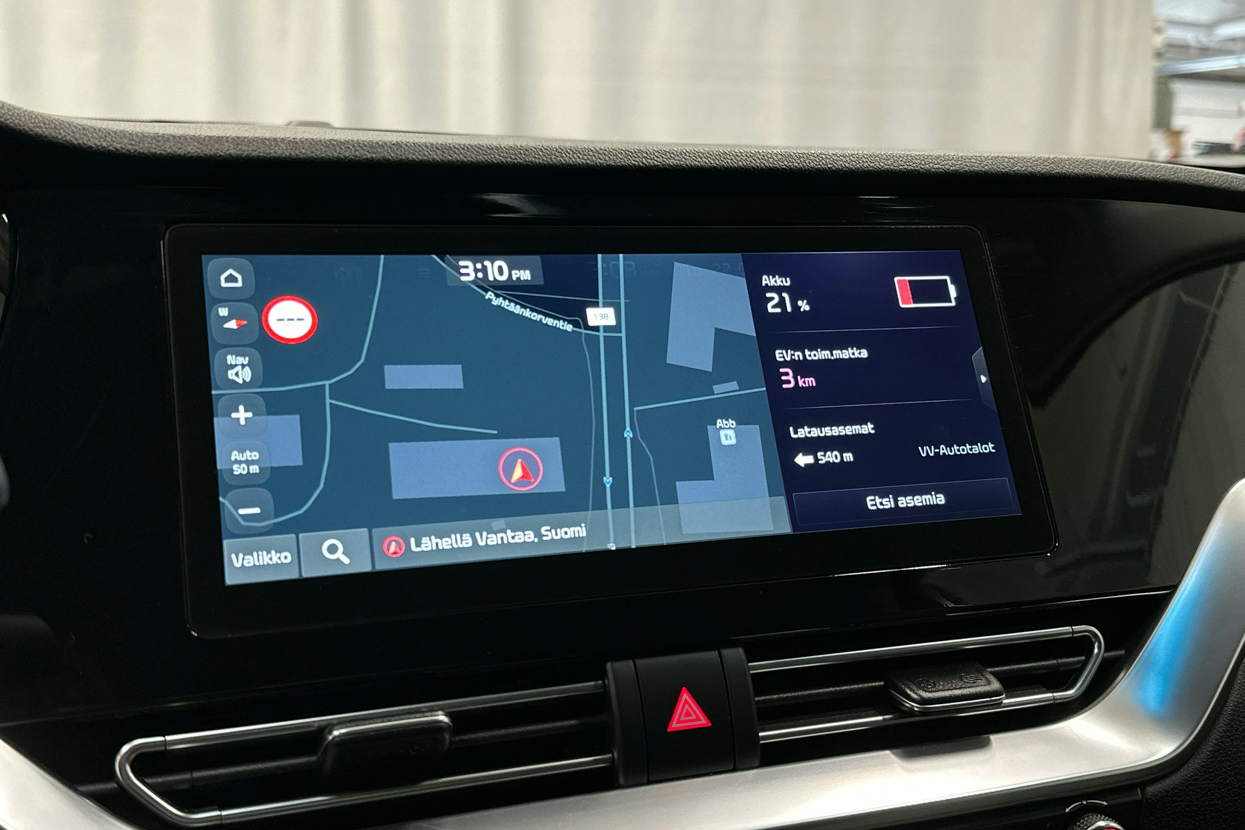 sininen Kia Niro plug-in 2020 kuva 14.