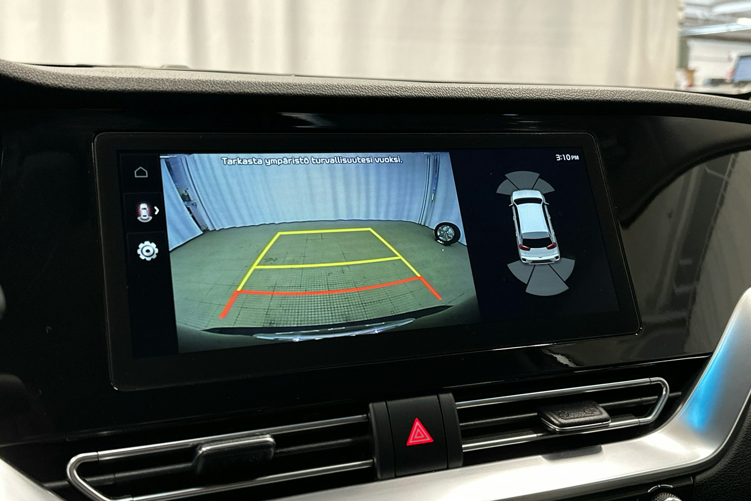 sininen Kia Niro plug-in 2020 kuva 15.