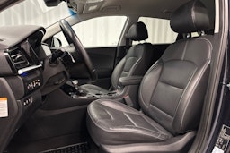 sininen Kia Niro plug-in 2020 kuva 19.